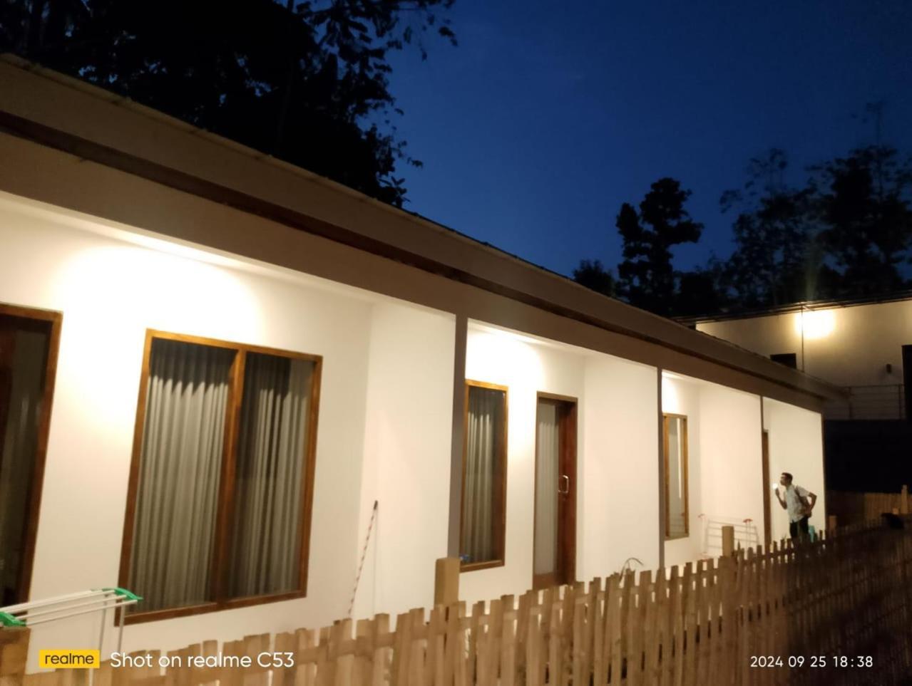 The Corner Homestay Kuta (Lombok) Exterior foto